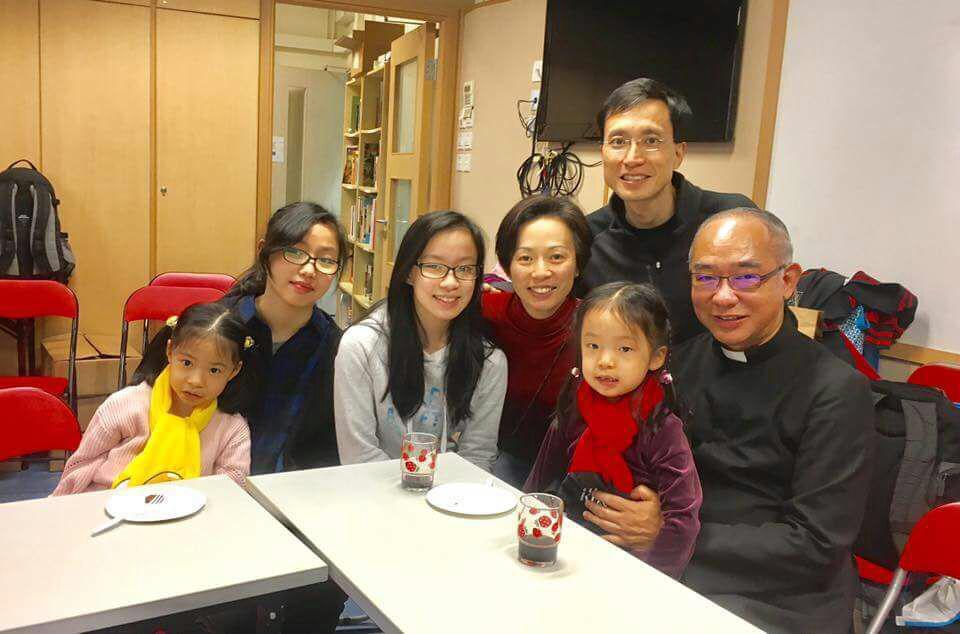 王展滔執事與家人合照 (六)照片.jpg